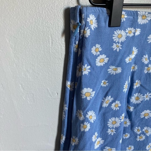 Hollister Blue Floral Skirt Size Medium - Picture 3 of 5